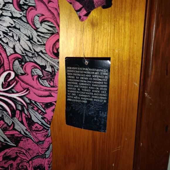 Women's size med Archaic shirt - Picture 2 of 8